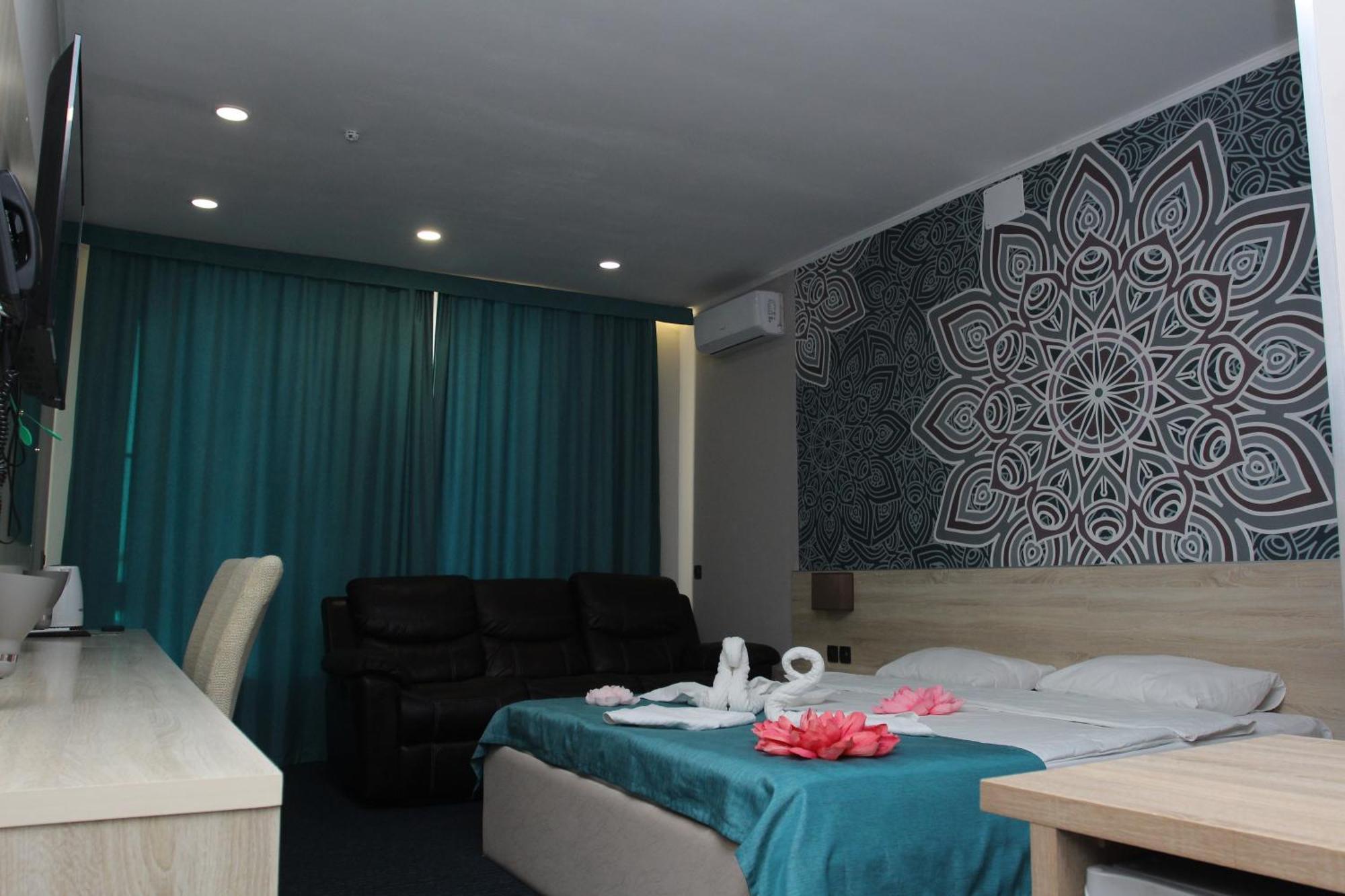 Altyn Shatyr Hotel And Restaurant Aksay Exterior foto